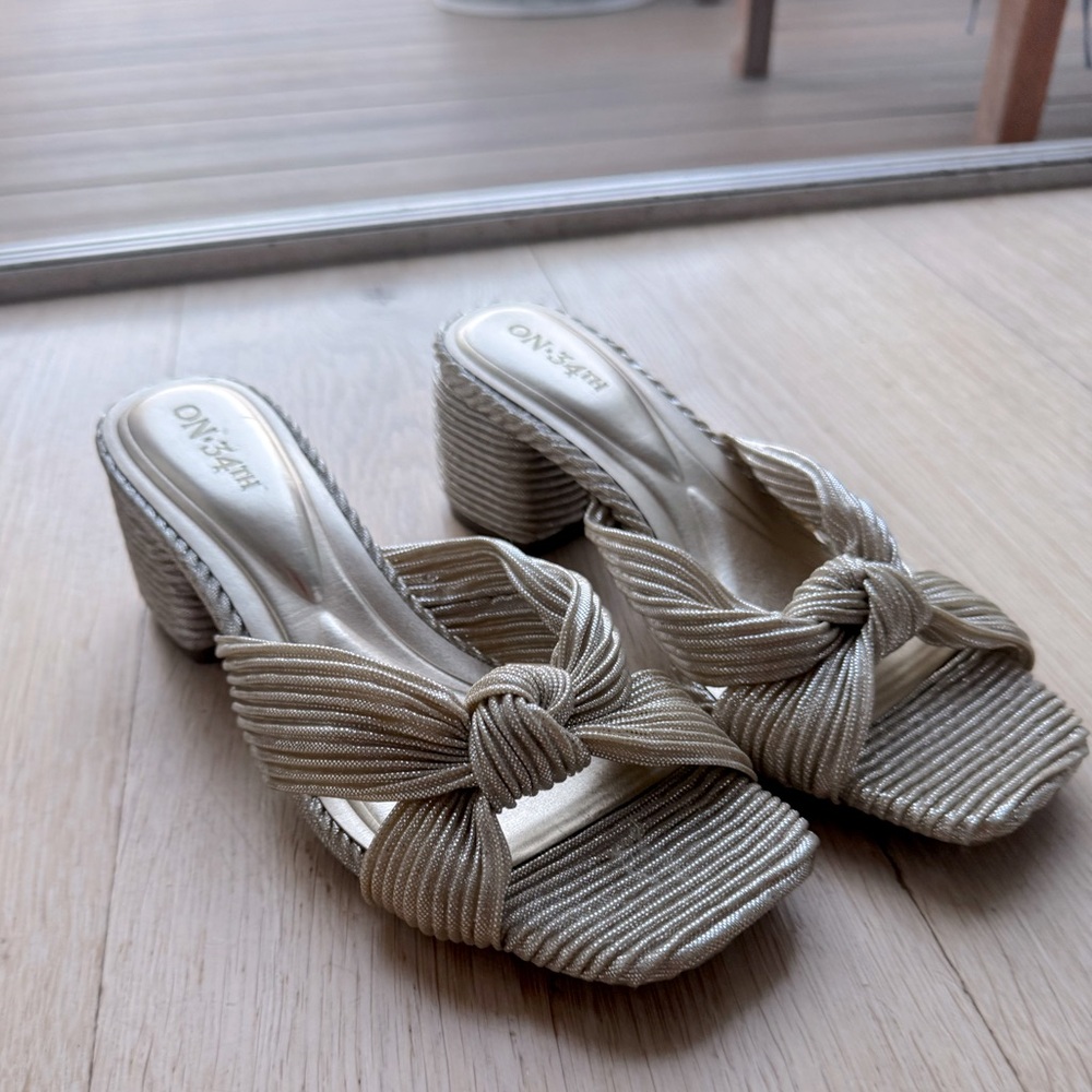 NWOT On 34th Gaiaa Sandals